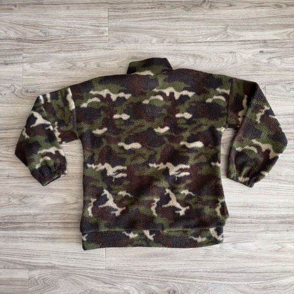 7th Ray Camo Fleece Pullover – Size Medium - Picture 5 of 6